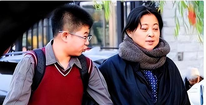 与倪萍离婚后曾经被误解20年的王文澜如今72岁仍然独身一人(图12)